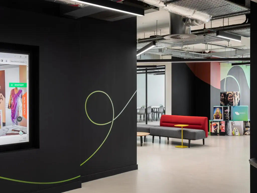 Higher education lighting design for contemporary arts